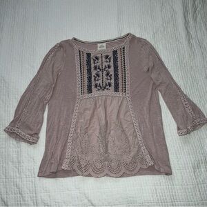 Knox Rose Boho Style Mauve Lace Detail Embroidered Blouse Top
• Size Large